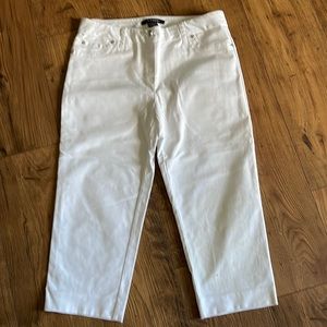 White cropped pants